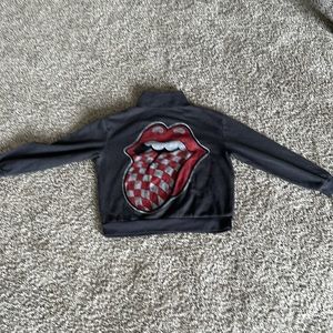 Woman’s Rolling Stones sweatshirt